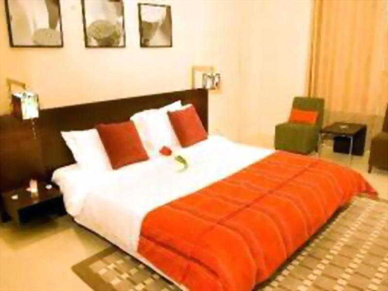 Lotus Grand Hotel Apartments Дубай Екстер'єр фото