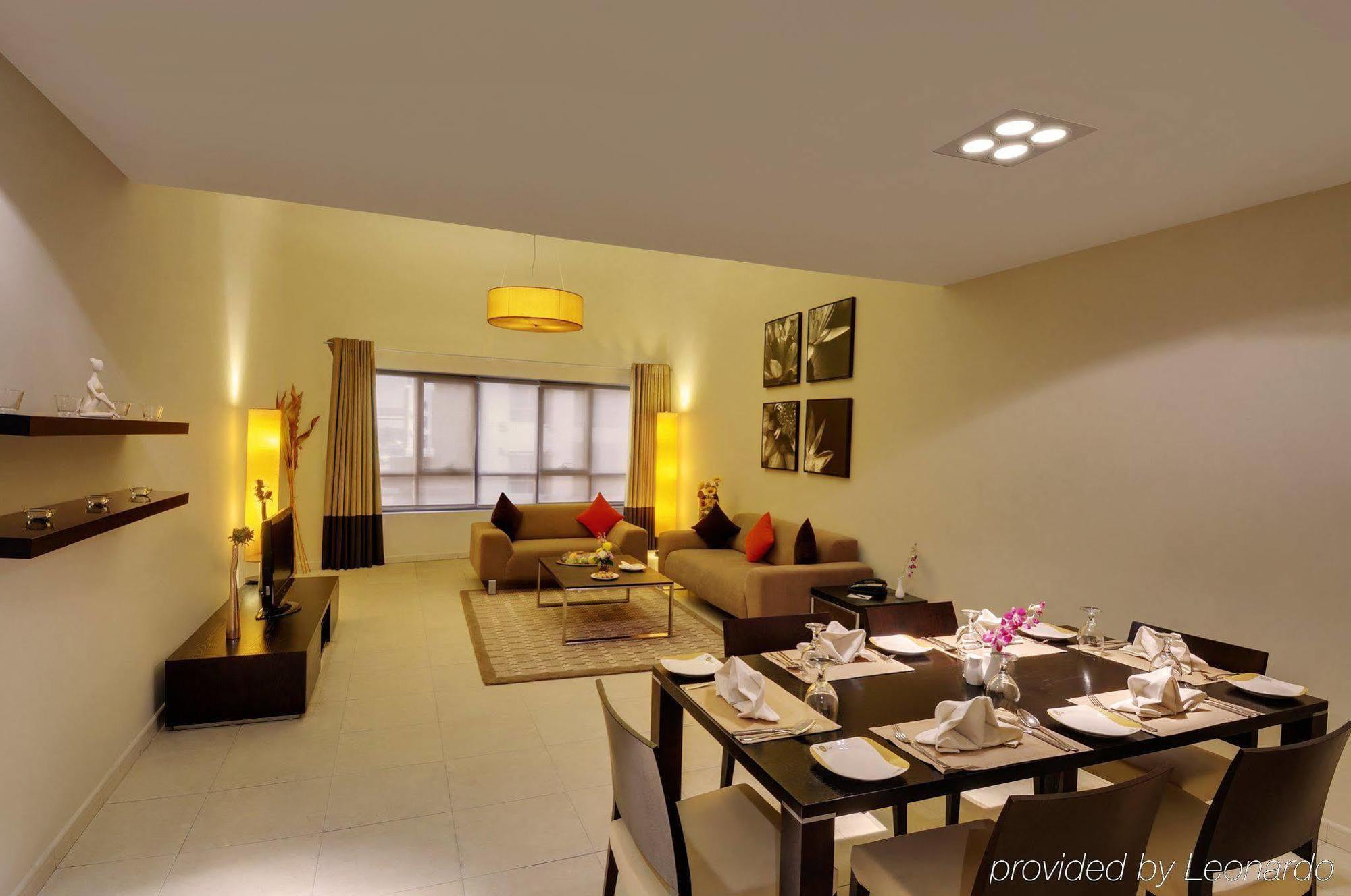 Lotus Grand Hotel Apartments Дубай Екстер'єр фото